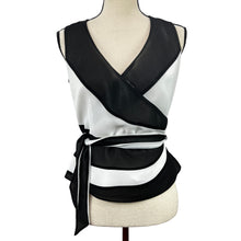 Load image into Gallery viewer, Sleeveless Black and White Womens Blouse
