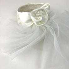 Load image into Gallery viewer, Embroidered Fascinator Wedding Veil Hat