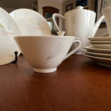 Load image into Gallery viewer, Mid Century Atomic Tea Set