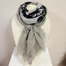 Load image into Gallery viewer, Vintage 90s 100% Linen Floral Scarf Wrap Lightweight Fringed