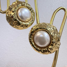 Load image into Gallery viewer, Vintage De La Terre A La Lune Large Pearl Clip On Earrings w Hammered Gold Tone