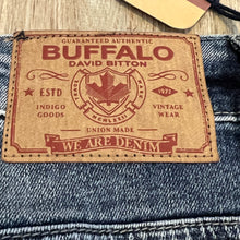 Load image into Gallery viewer, Buffalo David Bitton Basic Straight Stretch Six Designer Jeans Size 30/32