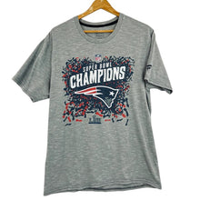 Load image into Gallery viewer, Patriots NFL Super Bowl Champions T-Shirt Size Medium