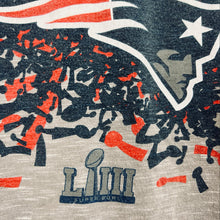 Load image into Gallery viewer, Patriots NFL Super Bowl Champions T-Shirt Size Medium