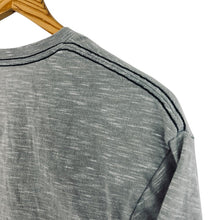 Load image into Gallery viewer, Patriots NFL Super Bowl Champions T-Shirt Size Medium