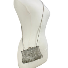 Load image into Gallery viewer, Vintage Beaded Kiss Lock Evening Bag