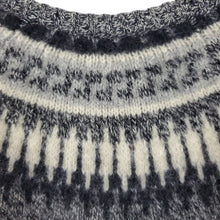 Load image into Gallery viewer, Vintage Fair Isle Virgin Wool Pullover Sweater Size Large