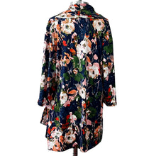 Load image into Gallery viewer, Women Long Sleeve Blue Flower Robe Size 2