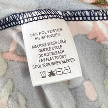 Load image into Gallery viewer, Women Long Sleeve Blue Flower Robe Size 2