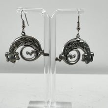 Load image into Gallery viewer, Vintage Gecko Silver Metal Earrings