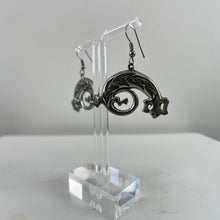 Load image into Gallery viewer, Vintage Gecko Silver Metal Earrings