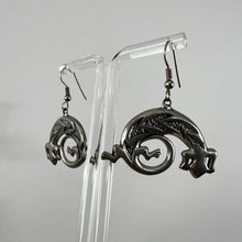 Load image into Gallery viewer, Vintage Gecko Silver Metal Earrings