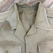 Load image into Gallery viewer, WW2 Era Ruptured Duck Patch US Army Short Sleeve Button up Shirt Size Small
