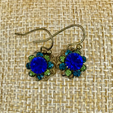 Load image into Gallery viewer, Vintage Kitsch Blue and Green Cluster Prong Set Stones Flower Earrings