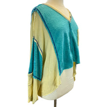 Load image into Gallery viewer, POL Relaxed Fit V-Neck Top Size Small