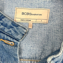 Load image into Gallery viewer, Y2K Cropped Denim Jacket Size Small