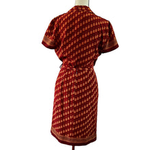 Load image into Gallery viewer, 90s Vintage 2pcs Wrap Top Skirt Set 100% Silk Size 4