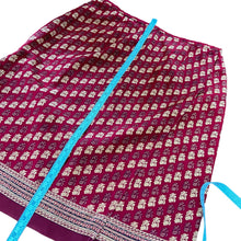 Load image into Gallery viewer, 90s Vintage 2pcs Wrap Top Skirt Set 100% Silk Size 4