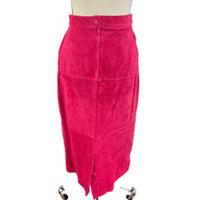 Load image into Gallery viewer, Vintage The Eagle's Eye Pink Suede Pencil Skirt with Pockets Size 6