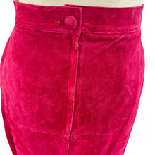 Load image into Gallery viewer, Vintage The Eagle's Eye Pink Suede Pencil Skirt with Pockets Size 6