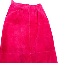 Load image into Gallery viewer, Vintage The Eagle's Eye Pink Suede Pencil Skirt with Pockets Size 6