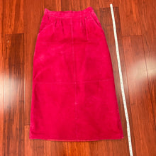 Load image into Gallery viewer, Vintage The Eagle's Eye Pink Suede Pencil Skirt with Pockets Size 6