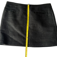 Load image into Gallery viewer, Gap Black Checkered Mini Skirt Size 6