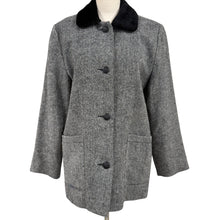 Load image into Gallery viewer, Vintage Wool Tweed Jacket Size Medium Made in Ireland