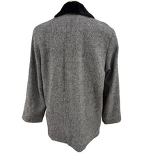 Load image into Gallery viewer, Vintage Wool Tweed Jacket Size Medium Made in Ireland