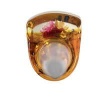 Load image into Gallery viewer, Vintage 1970s Amber Lucite Real Dried Flower Embedded Chunky Dome Ring Size 7
