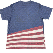 Load image into Gallery viewer, Realtree Flag Hunting Tee Shirt Size Large