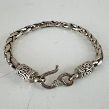 Load image into Gallery viewer, Vintage Sterling Silver Braided Chain Bracelet 7 1/4"