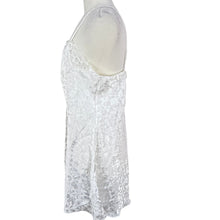 Load image into Gallery viewer, VTG White Satin & Lace Nighty Size Large