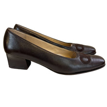 Load image into Gallery viewer, Salvatore Ferragamo Brown Leather Low Classic Heel Pump Size 7 4A Narrow