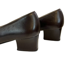 Load image into Gallery viewer, Salvatore Ferragamo Brown Leather Low Classic Heel Pump Size 7 4A Narrow