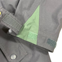 Load image into Gallery viewer, VTG 1990s L.L. Bean Two-Tone Navy/Forest Green Blue Windbreaker Jacket Size L