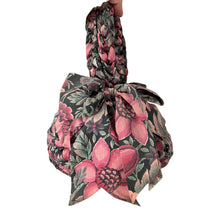 Load image into Gallery viewer, Vintage 70s Hand Woven Rag Easter Basket