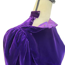 Load image into Gallery viewer, Vintage 50s Purple Velvet Long Sleeve Top Size 36