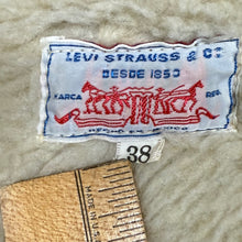 Load image into Gallery viewer, Vintage 70s Levi’s Sherpa Lined Denim Vest Blue Tab Made in Mexico Size 38