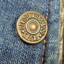 Load image into Gallery viewer, Vintage 70s Levi’s Sherpa Lined Denim Vest Blue Tab Made in Mexico Size 38