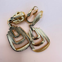 Load image into Gallery viewer, 80s Trifari Textured Gold-Tone Tiered Geometric Dangle Clip-On Earrings