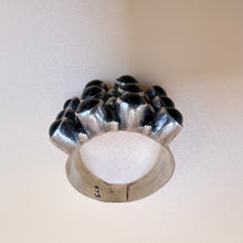 Load image into Gallery viewer, Vintage Southwestern Sterling Silver Black Onyx Cluster Cigar Band Ring Size 7.25