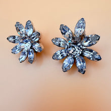 Load image into Gallery viewer, 1950s Eisenberg Ice Rhinestone Flower Clip On Earrings