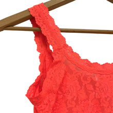 Load image into Gallery viewer, VTG Y2K Lace Camisole Size Small