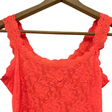 Load image into Gallery viewer, VTG Y2K Lace Camisole Size Small