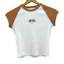 Load image into Gallery viewer, VTG Y2K NYC Baby Tee Size Small