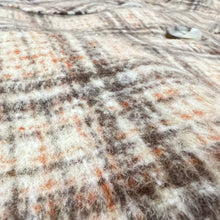 Load image into Gallery viewer, Thick Tan Brown Flannel w Pockets Size Small