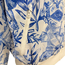 Load image into Gallery viewer, Nike Windrunner Women’s Blue Toile Print Hooded Jacket Size Small Rare Limited Edition