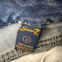 Load image into Gallery viewer, Y2K Low-rise Seven7 Jean Shorts Size 2