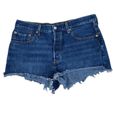 Load image into Gallery viewer, Levis 100% Cotton 501 Denim Cutoff Shorts Size 32